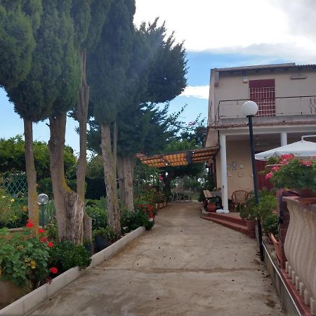 Bed and Breakfast Il Gazebo Scoglitti Exterior foto